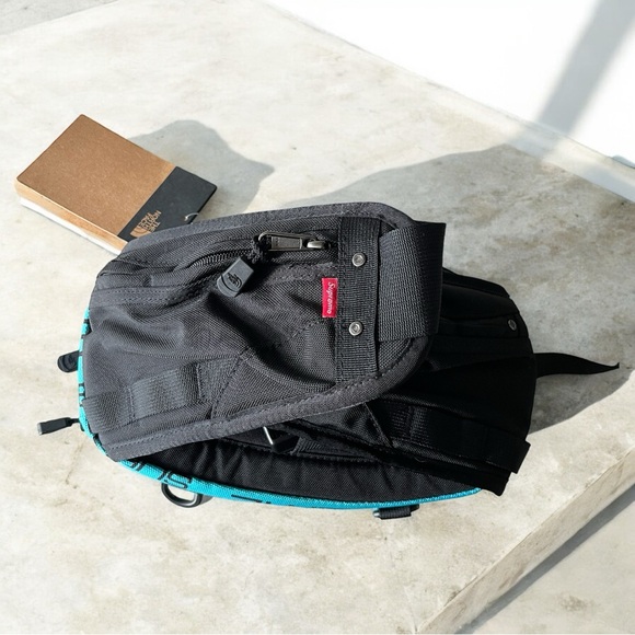 The North Face x Supreme Tech Waistbag Fannypack Teal Black - Picture 4 of 4